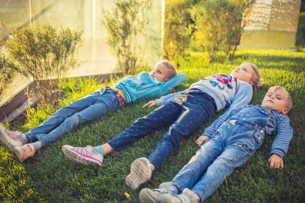 Wie motiviert man Kinder sich draußen zu bewegen?